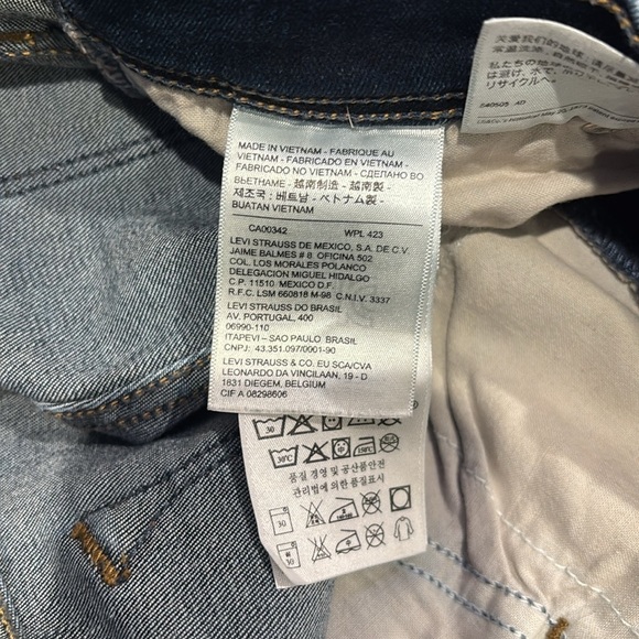 Levi's Women's Blue Jeans - Picture 6 of 6